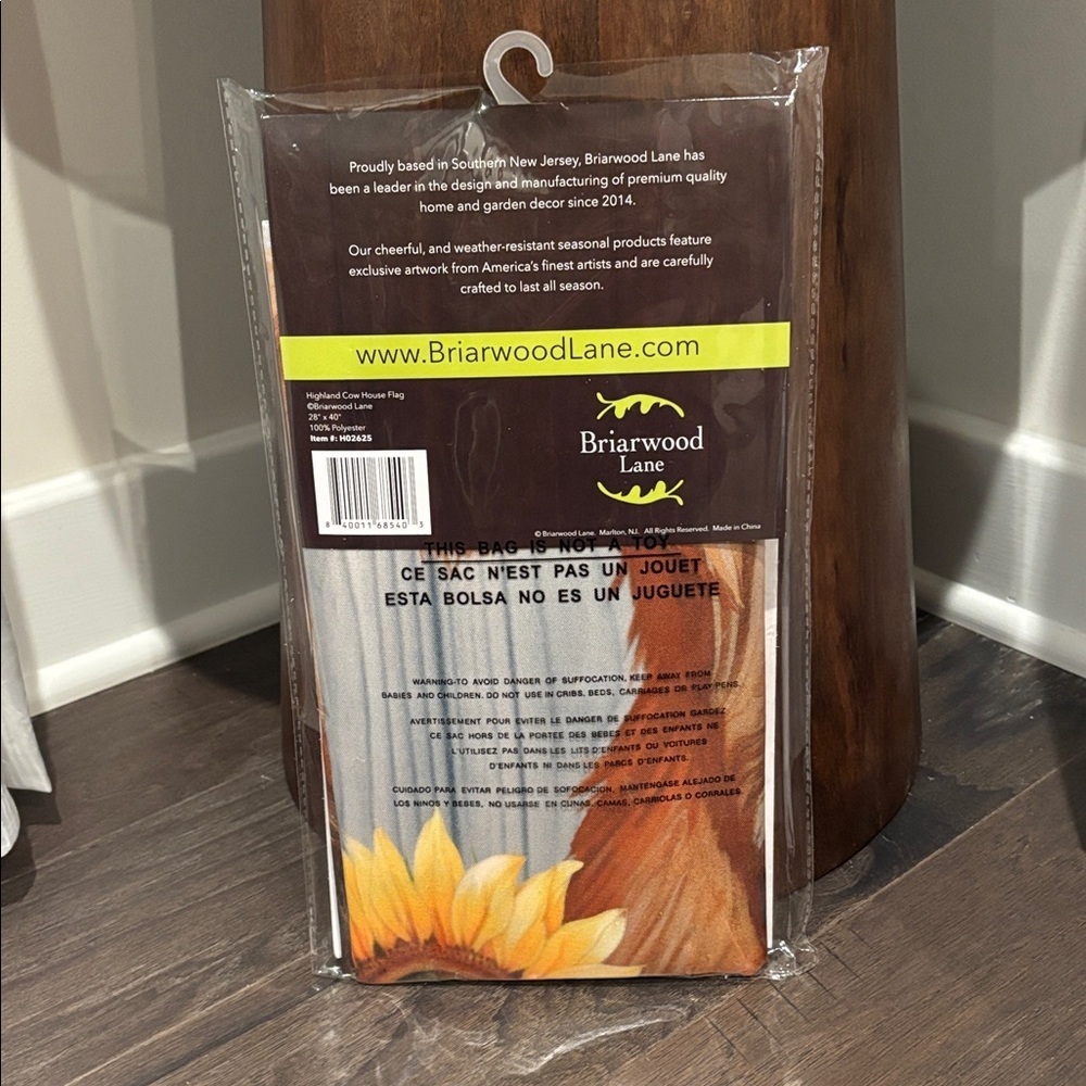 Briarwood Lane Highland Cow premium house/porch outdoor flag, fade resistant - Picture 3 of 4